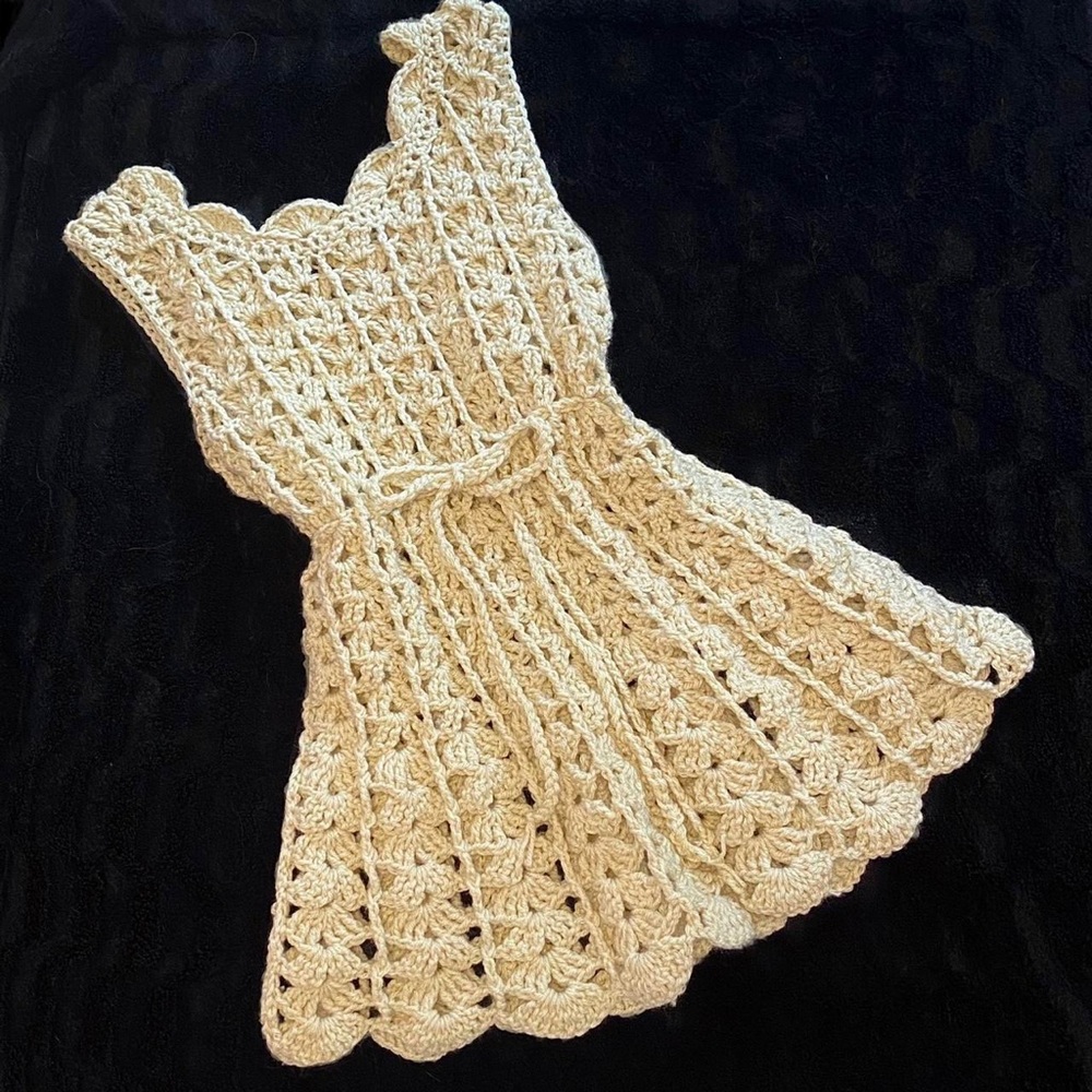 ULTRA CUTE little crochet dress! 🌟